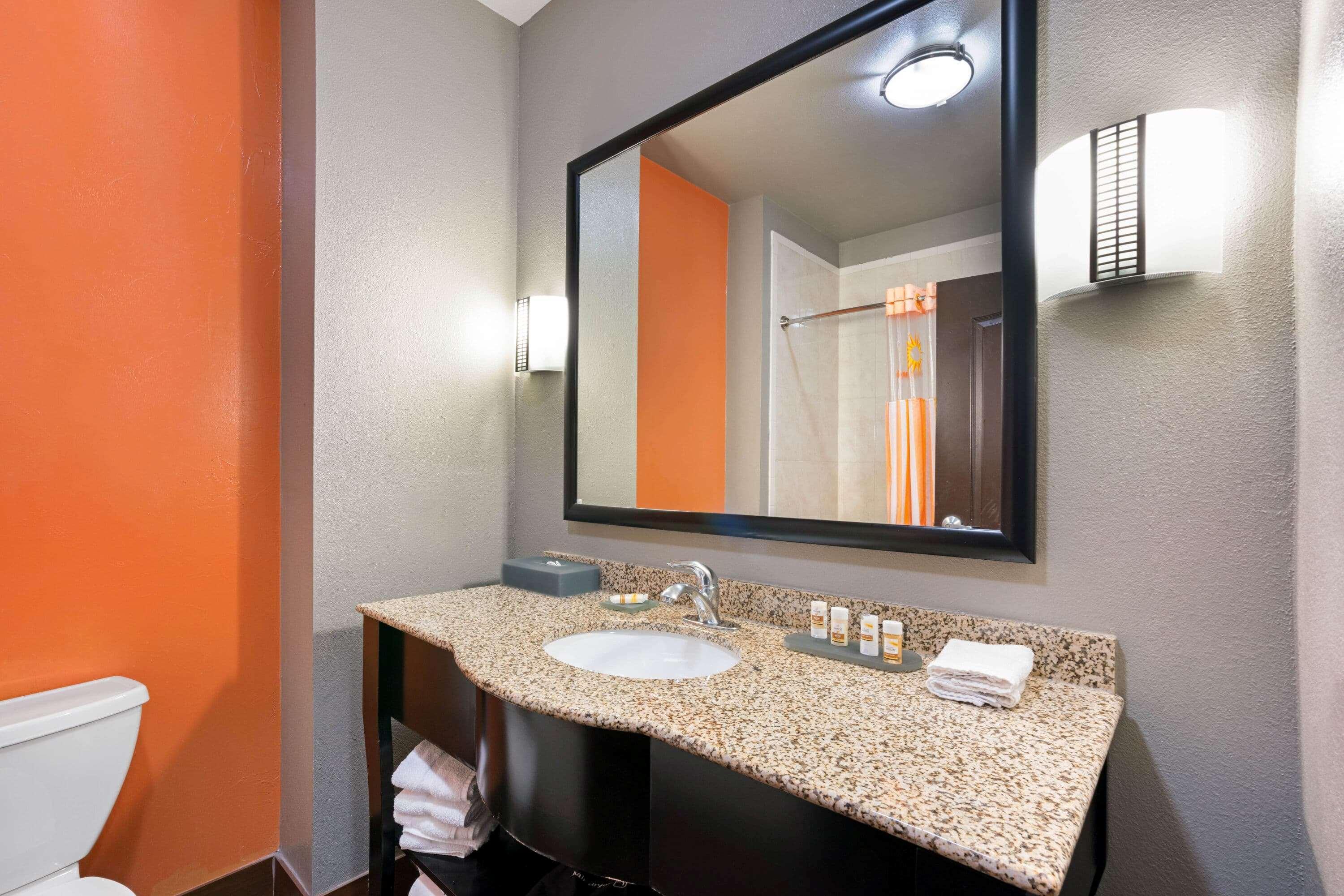 La Quinta By Wyndham Houston Iah Bush Intl Airport E Hotel Humble Exterior photo