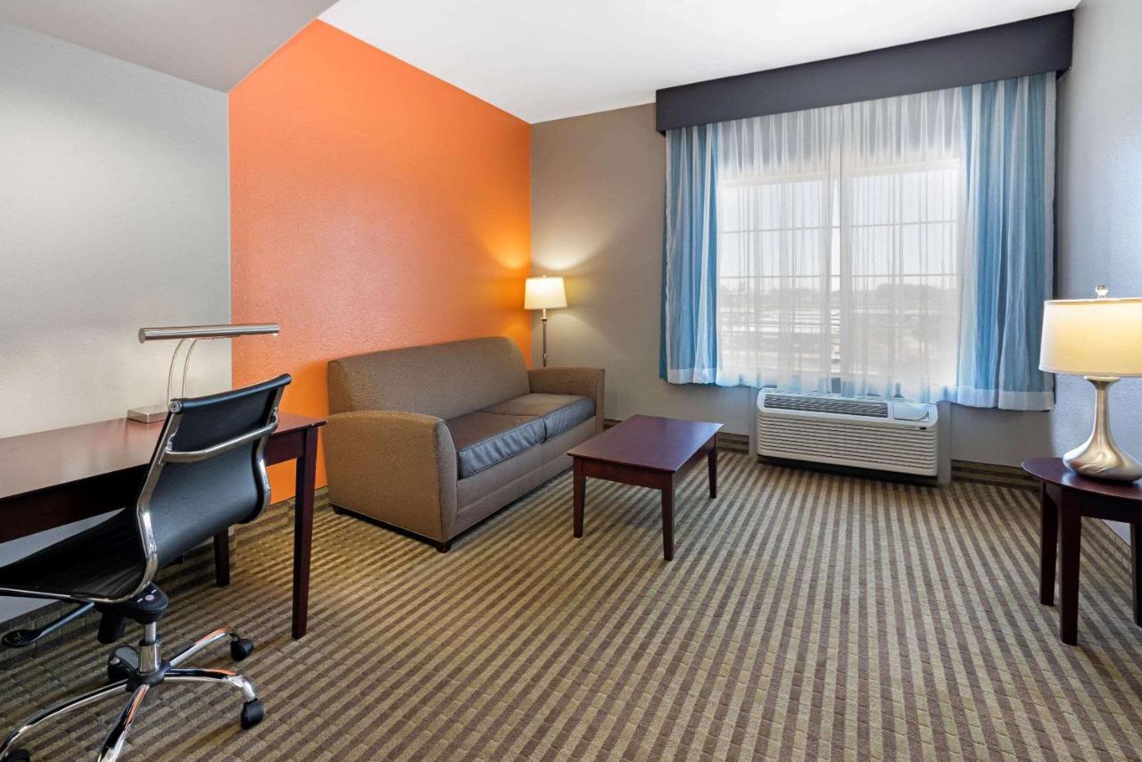 La Quinta By Wyndham Houston Iah Bush Intl Airport E Hotel Humble Exterior photo